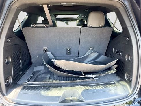 Used 2021 GMC Yukon SLT w/ SLT Luxury Plus Package RWD image 28