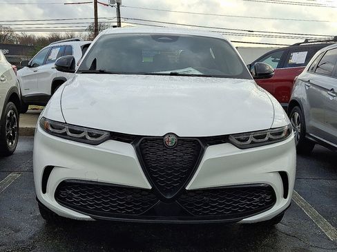 New 2025 Alfa Romeo Tonale image 2
