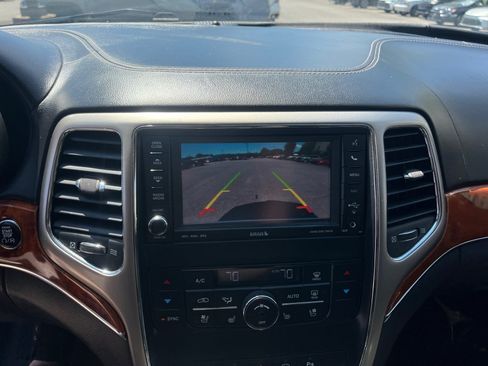 Used 2013 Jeep Grand Cherokee Overland w/ Advance Technology Group AWD/4WD image 21
