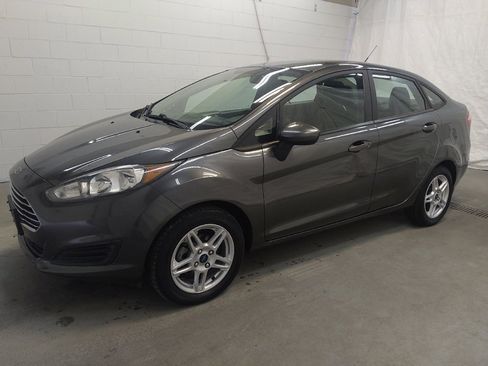 Used 2019 Ford Fiesta SE image 2