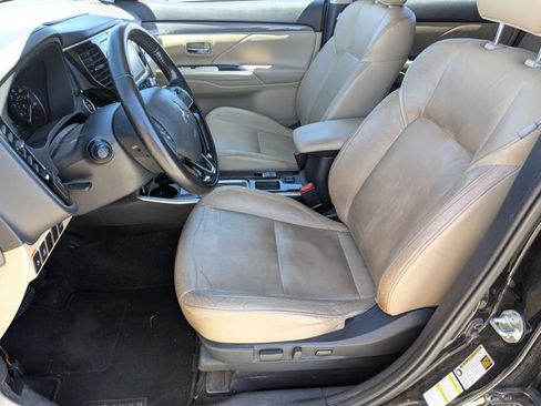 Used 2020 Mitsubishi Outlander SE FWD image 14
