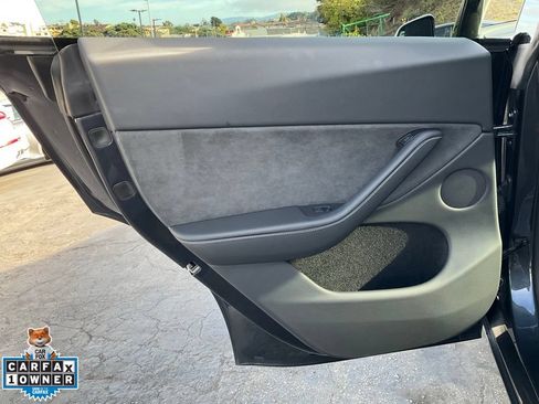 Used 2024 Tesla Model Y Long Range AWD/4WD image 54