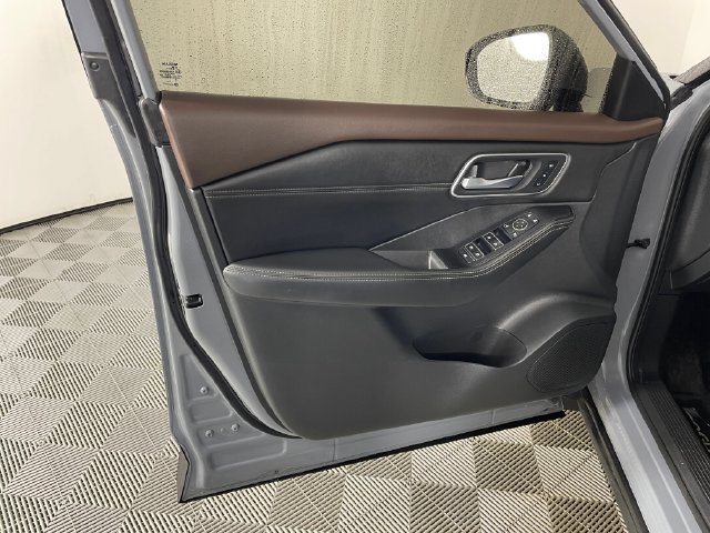Used 2021 Nissan Rogue SL w/ Premium Package AWD/4WD image 19