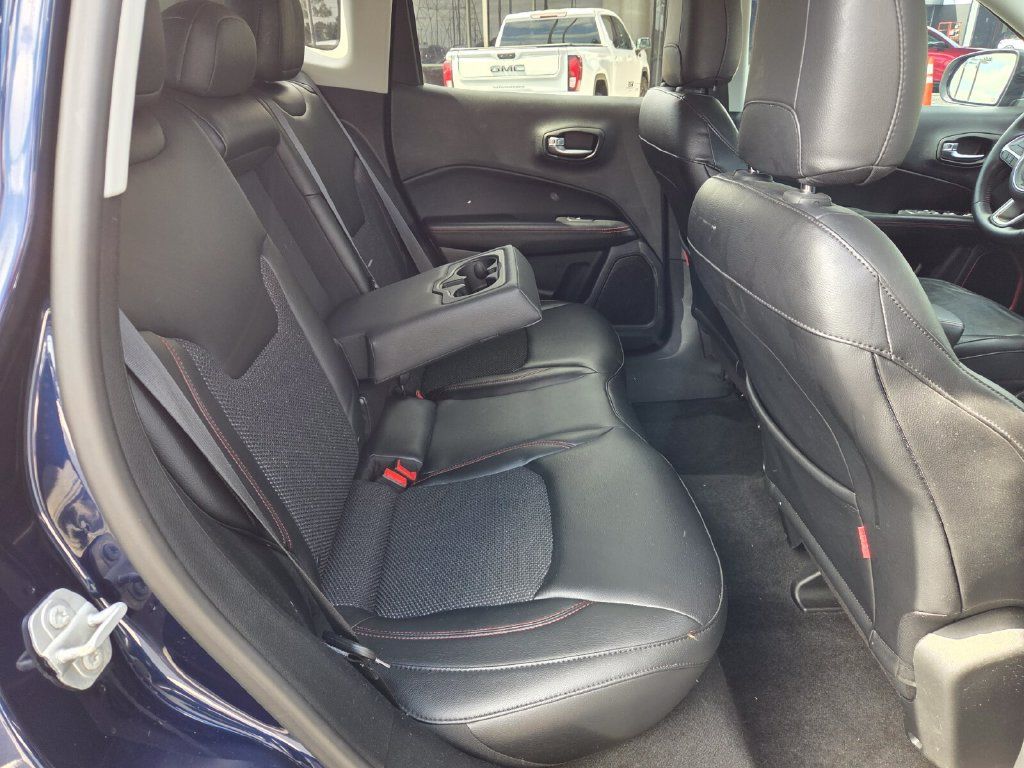 Used 2017 Jeep Compass Trailhawk w/ Navigation Group AWD/4WD image 16