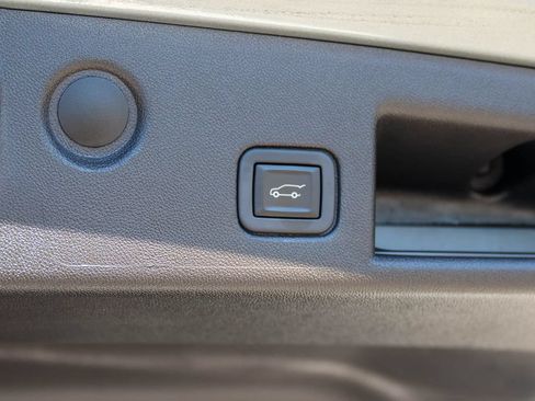 Used 2024 Chevrolet Equinox LT FWD image 30
