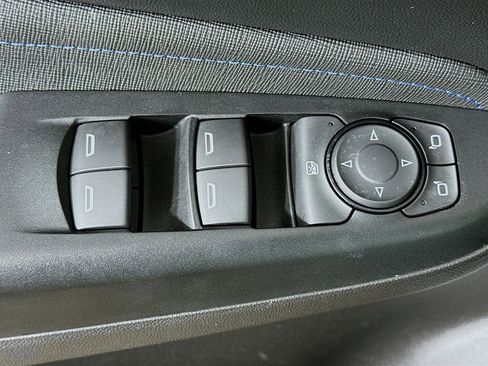 Used 2025 Buick Envista Sport Touring image 15