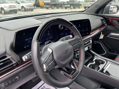 Used 2025 Chevrolet Traverse RS w/ LPO, Floor Liner Package AWD/4WD image 27