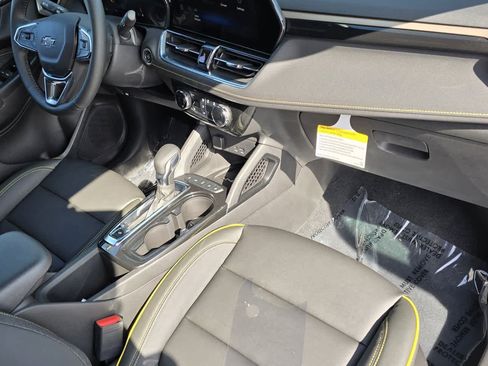 Used 2025 Chevrolet TrailBlazer ACTIV w/ Convenience Package FWD image 13