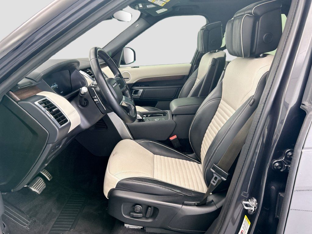 Used 2022 Land Rover Discovery HSE R-Dynamic AWD/4WD image 18