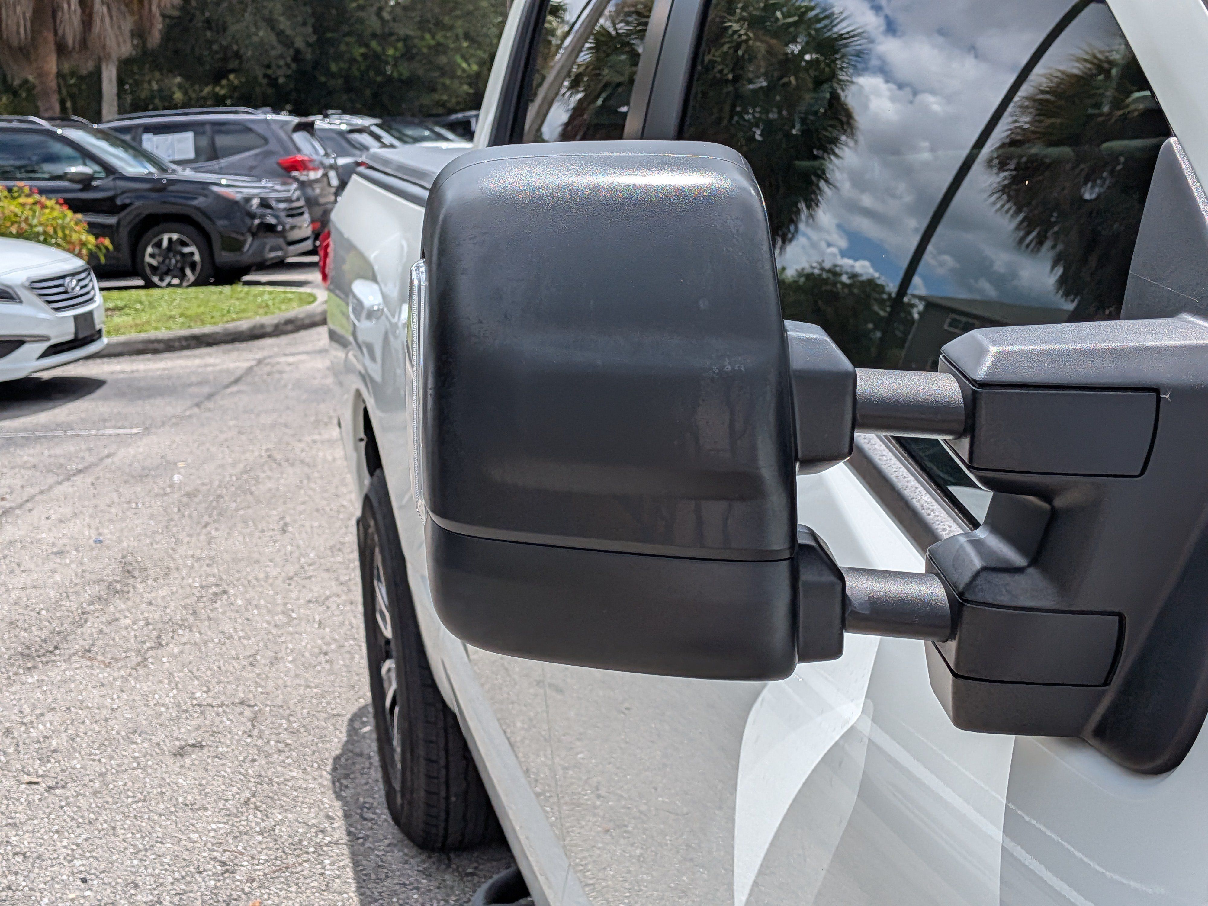 Used 2024 Nissan Titan SV w/ SV Convenience Package RWD image 12