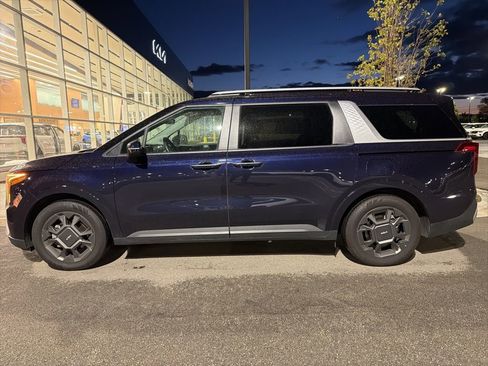Certified 2025 Kia Carnival EX FWD image 3