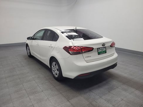 Used 2017 Kia Forte LX FWD image 5
