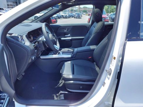 New 2025 Mercedes-Benz GLA 35 AMG 4MATIC image 9