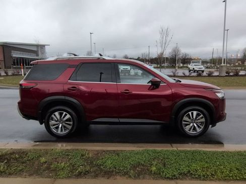Used 2023 Nissan Pathfinder SL AWD/4WD image 14