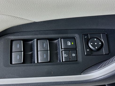 Used 2025 Toyota RAV4 XLE w/ Convenience Package FWD image 14