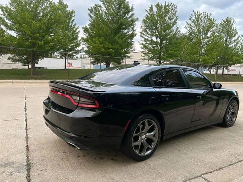 Used 2015 Dodge Charger SXT image 6