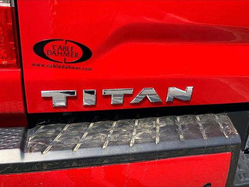 Used 2022 Nissan Titan SV w/ SV Convenience Package AWD/4WD image 31