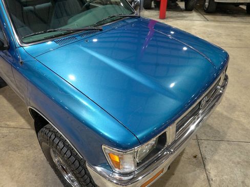 Used 1995 Toyota Pickup DX AWD/4WD image 18