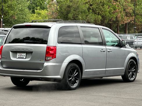 Used 2019 Dodge Grand Caravan GT FWD image 4