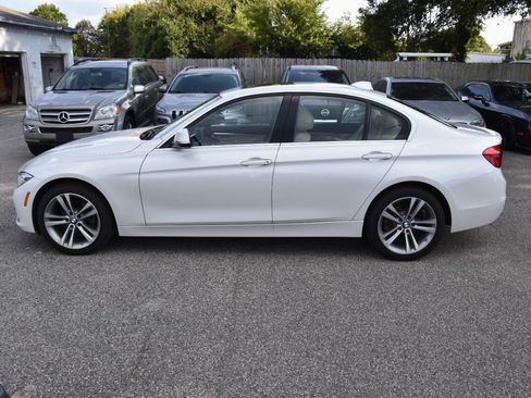 Used 2018 BMW 330i xDrive Sedan w/ Convenience Package image 3