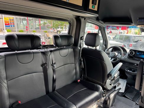 Used 2020 Mercedes-Benz Sprinter 2500 image 28