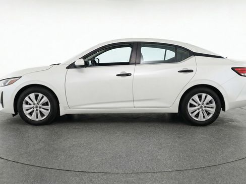Used 2025 Nissan Sentra S image 5