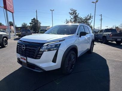 New 2026 Nissan Pathfinder SL w/ SL Premium Package