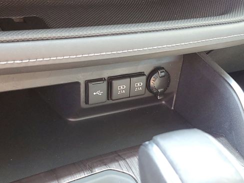 Certified 2020 Toyota Highlander Limited AWD/4WD image 31