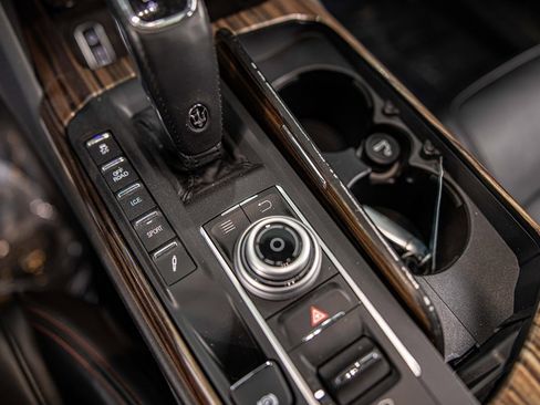 Used 2019 Maserati Levante S GranSport image 33