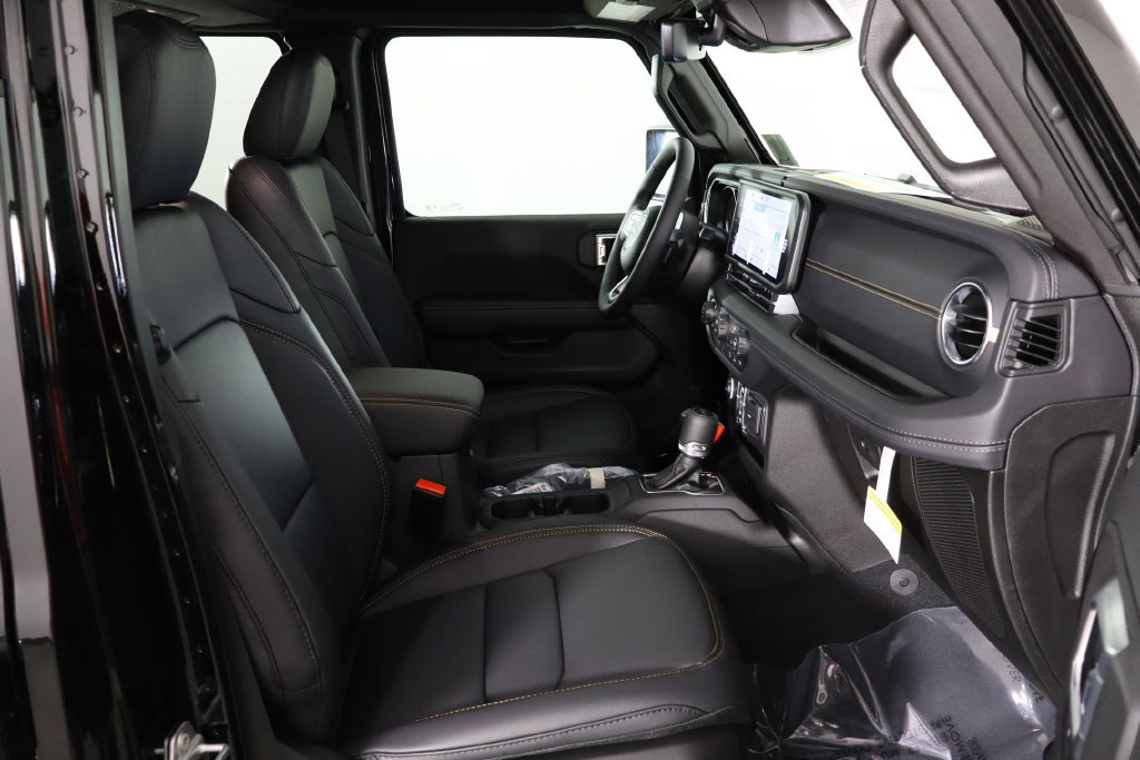 New 2027 Jeep Wrangler Unlimited Sahara AWD/4WD image 18