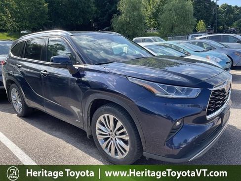 Used 2022 Toyota Highlander Platinum AWD/4WD image 1