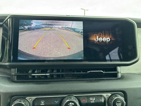 Used 2024 Jeep Wrangler Unlimited Sport AWD/4WD image 18