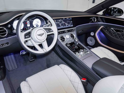 Used 2024 Bentley Continental GT Mulliner image 17