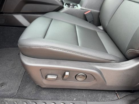 New 2025 Chevrolet Colorado LT w/ LT Convenience Package image 12