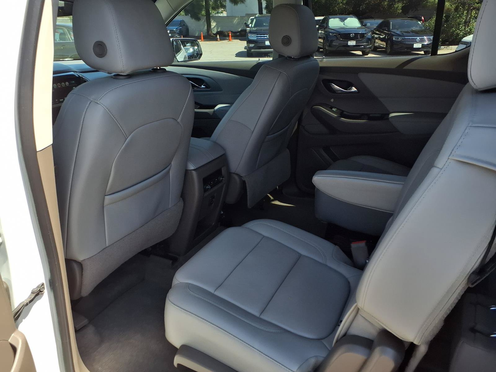 Used 2019 Chevrolet Traverse LT FWD image 18