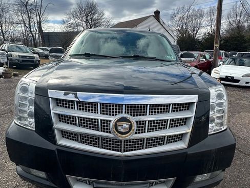 Used 2011 Cadillac Escalade ESV Platinum image 2