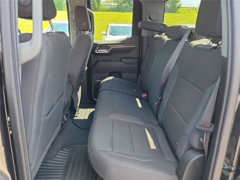 Used 2023 Chevrolet Silverado 1500 LT AWD/4WD image 13