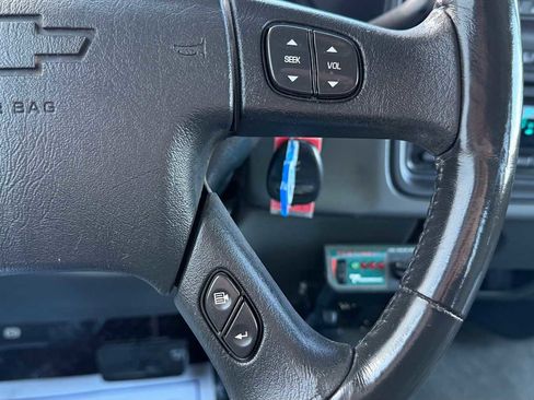 Used 2004 Chevrolet Silverado 2500 LS image 15