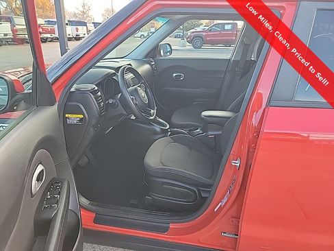 Used 2019 Kia Soul Base 4D Hatchback image 10