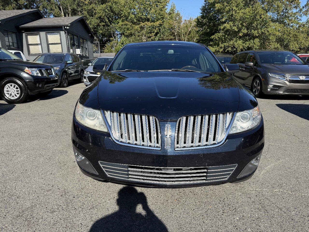 Used 2009 Lincoln MKS AWD image 3