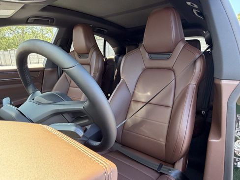 New 2026 Porsche Macan 4 Electric AWD/4WD image 5