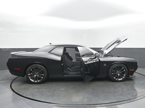 Used 2022 Dodge Challenger R/T Scat Pack RWD image 52
