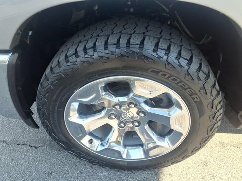 Used 2025 RAM 1500 Big Horn AWD/4WD image 32