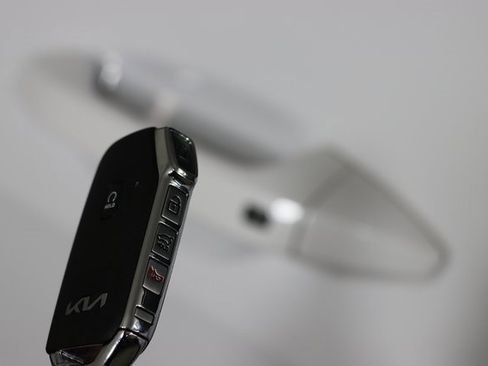 Used 2024 Kia Sportage SX image 30