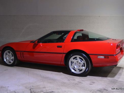 Used 1990 Chevrolet Corvette Coupe image 19