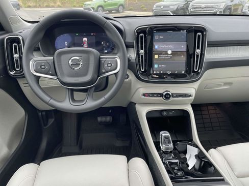 New 2025 Volvo XC40 B5 Plus w/ Protection Package Premier image 18