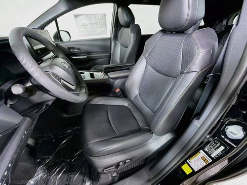 New 2026 Toyota Sienna XLE Woodland Edition AWD/4WD image 11