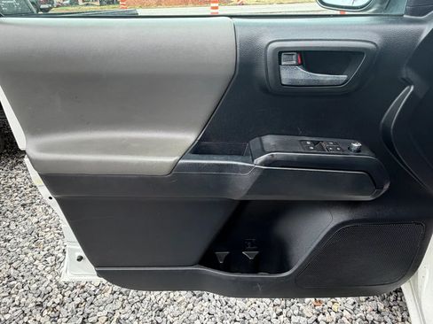Used 2016 Toyota Tacoma SR RWD image 14