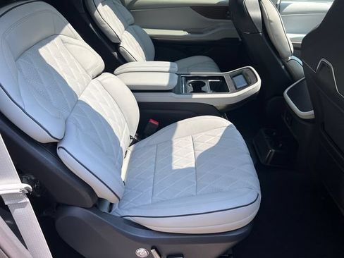 New 2026 Lincoln Navigator L Black Label w/ Black Label Special Edition AWD/4WD image 18