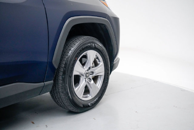 Used 2025 Toyota RAV4 XLE AWD/4WD image 10